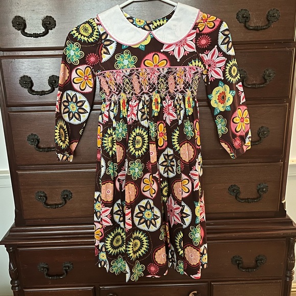 2/$10🌸 Girls Size 6 Smocked Dress - Picture 1 of 5